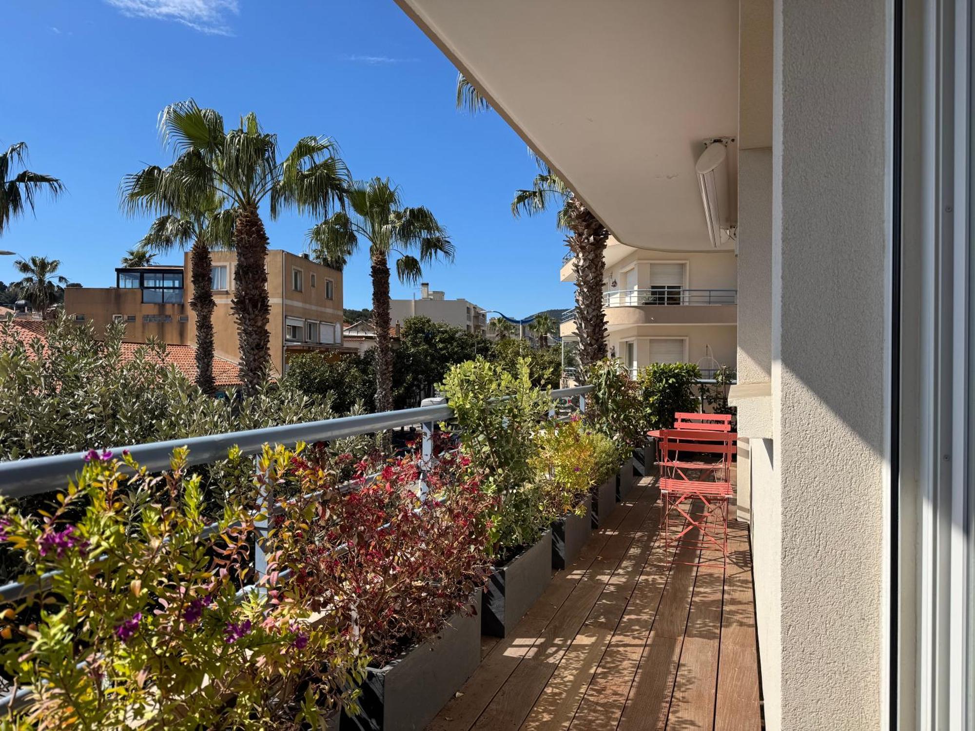 Appartement Luxueux Plein Centre De Cavalaire A 2Mn De La Plage Экстерьер фото